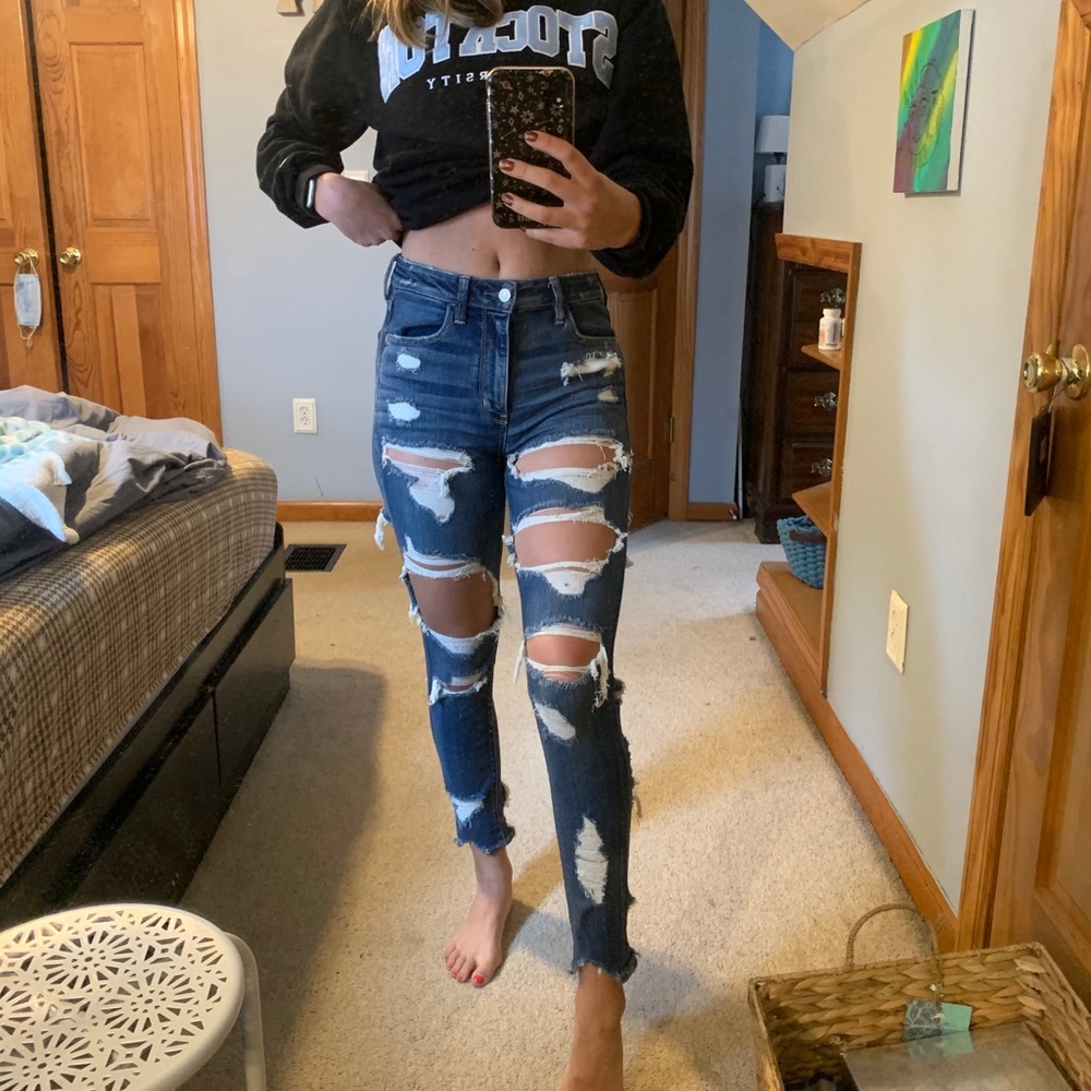 American Eagle Very Ripped Jeans